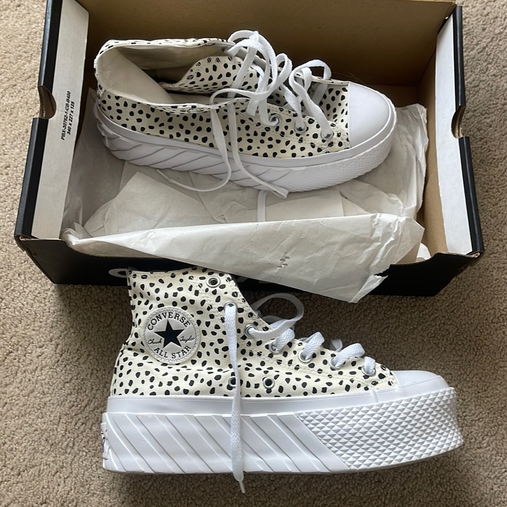 WORN ONCE 2x Platform Converse